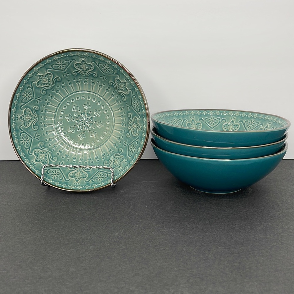 Elama Sea Foam Mozaic 4 Piece Bowl Set (NWOT)